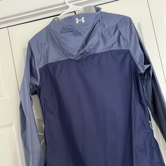 UNDER ARMOUR Women's Blue Hooded Rain Jacket ~ Ladies Size Small - Picture 4 of 11